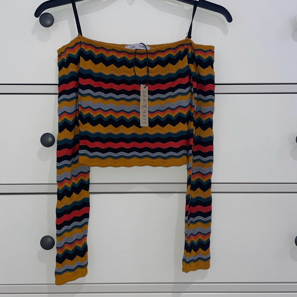 BRAND NEW, UNUSED STRAPLESS LONG SLEEVE SHIRT
